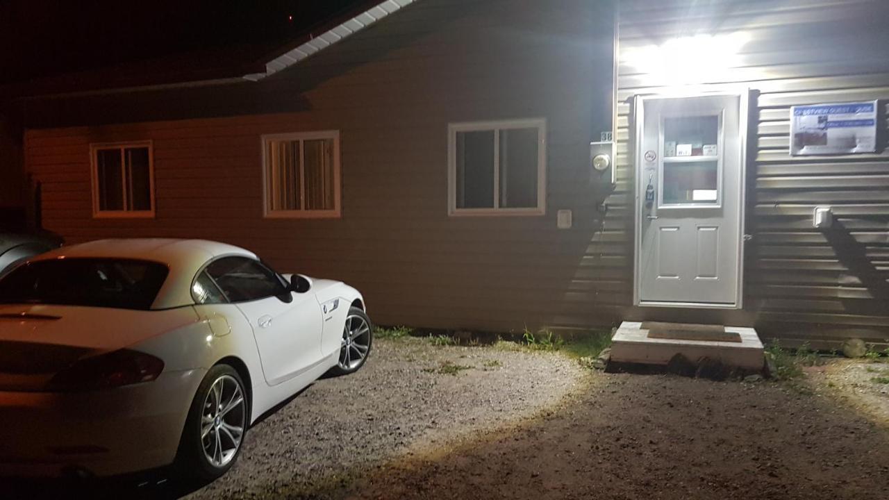 Preferred Rooms By Crestview Guest House Chapleau Экстерьер фото